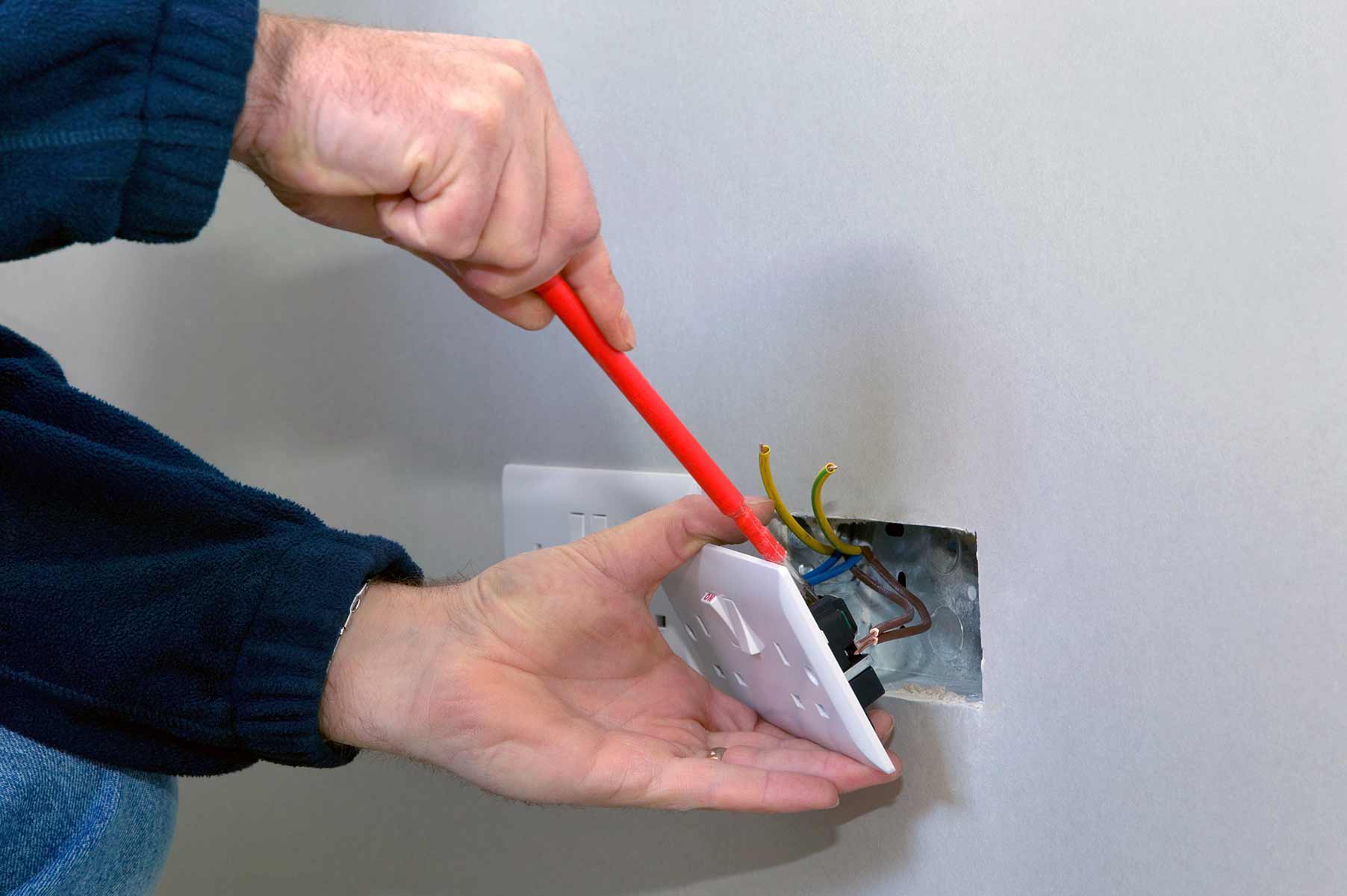 Our electricians can install plug sockets for domestic and commercial proeprties in Little Ilford and the local area. 